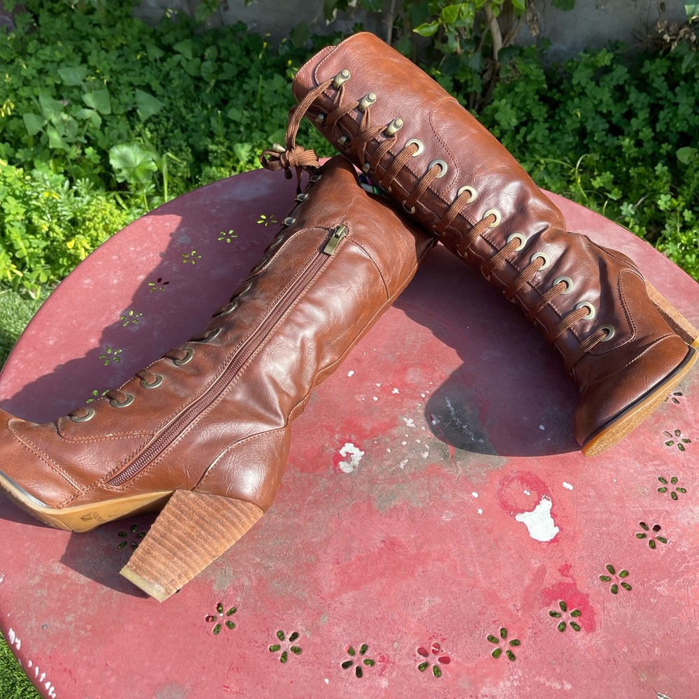 Cleopatra boots, Size 7, brown